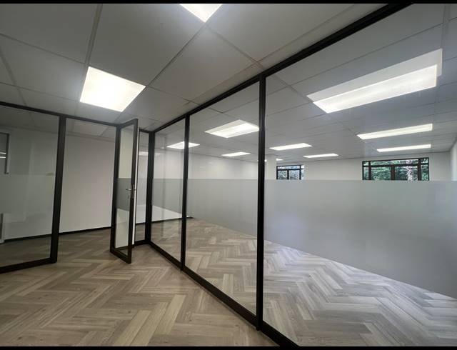 89M² OFFICE TO LET IN HYDE PARK
